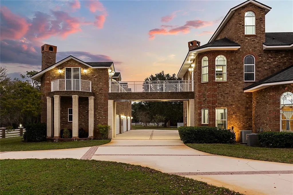 8 bed, 6.5 bath, 10515 sqft, $12,000 — Photo 4