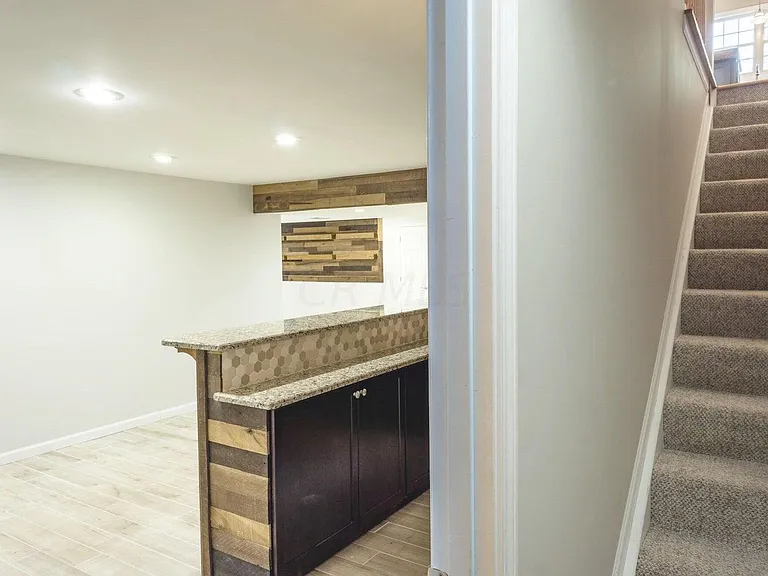 7492 Fairfield Lakes Dr — Photo 34