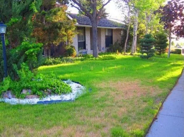 1368 E Silvercrest Dr, Sandy, UT 84093