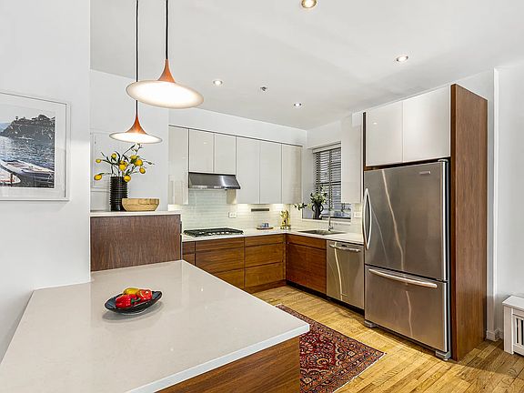 4th image of 60 Pineapple St APT 4J