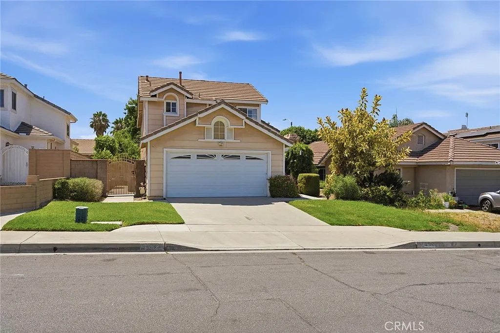 3 bed, 2.5 bath, 1671 sqft, $3,100 — Photo 1
