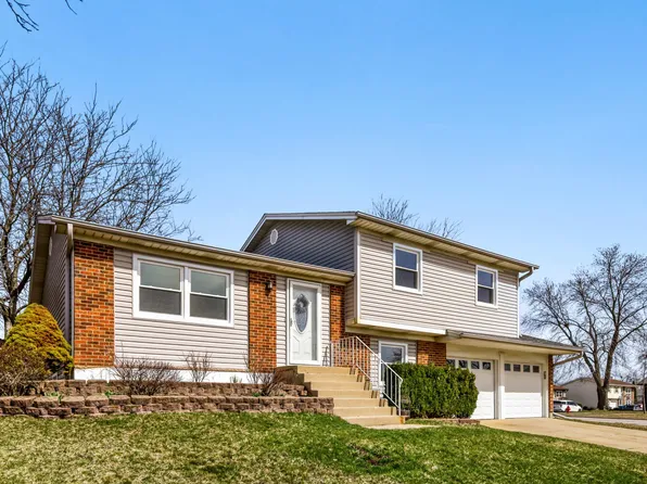 4441 Harbor Cir, Hoffman Estates, IL 60192