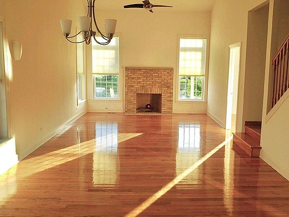 2nd image of 1315 Bradley Cir