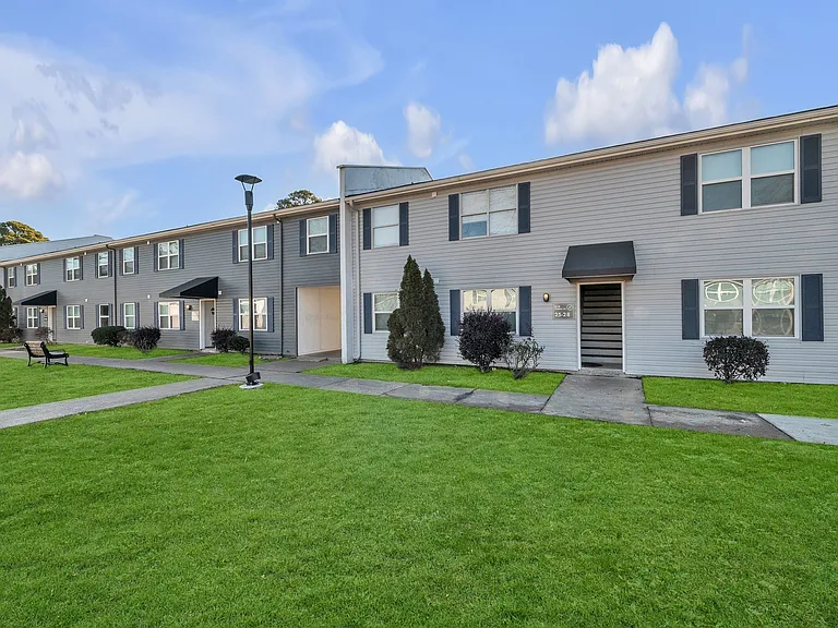 820 Forrest Dr #1 — Photo 12