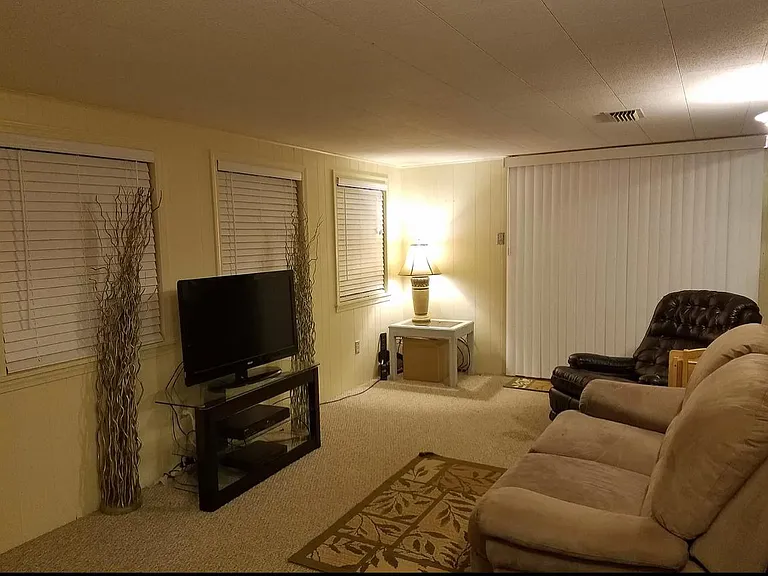 4012 Hillside Dr — Photo 3