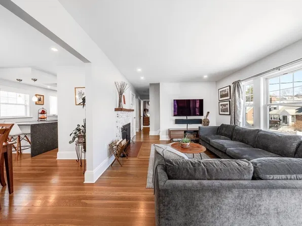 6 Hovey St Unit 6, Watertown, MA 02472