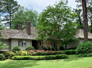 60 Woodenbridge Ln, Pinehurst, NC 28374