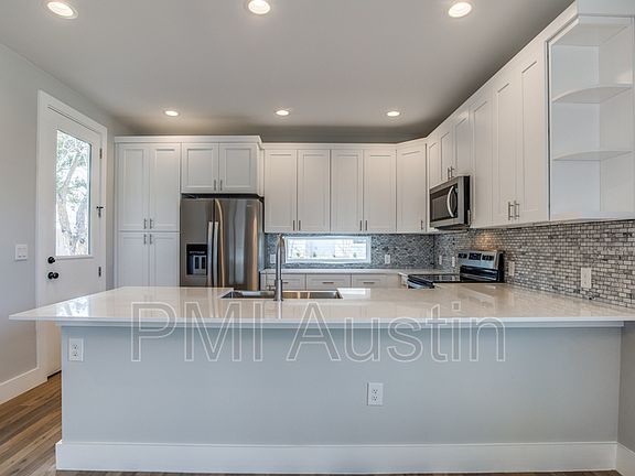 2nd image of 6710 Mira Loma Ln