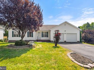 28 Mopsy Ct, Ranson, WV 25438