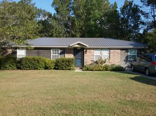 901 E Pinecrest Cir, Geneva, AL 36340