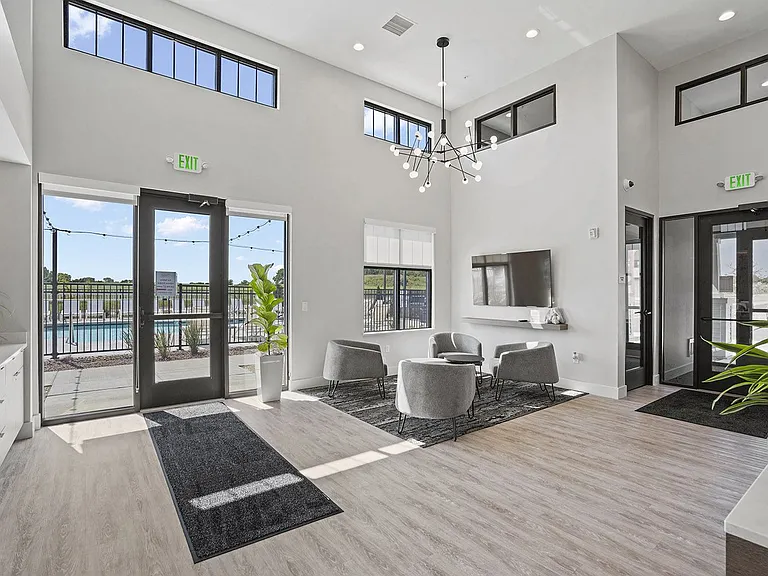 Tivoli Green Apartments & Townhomes — Photo 16