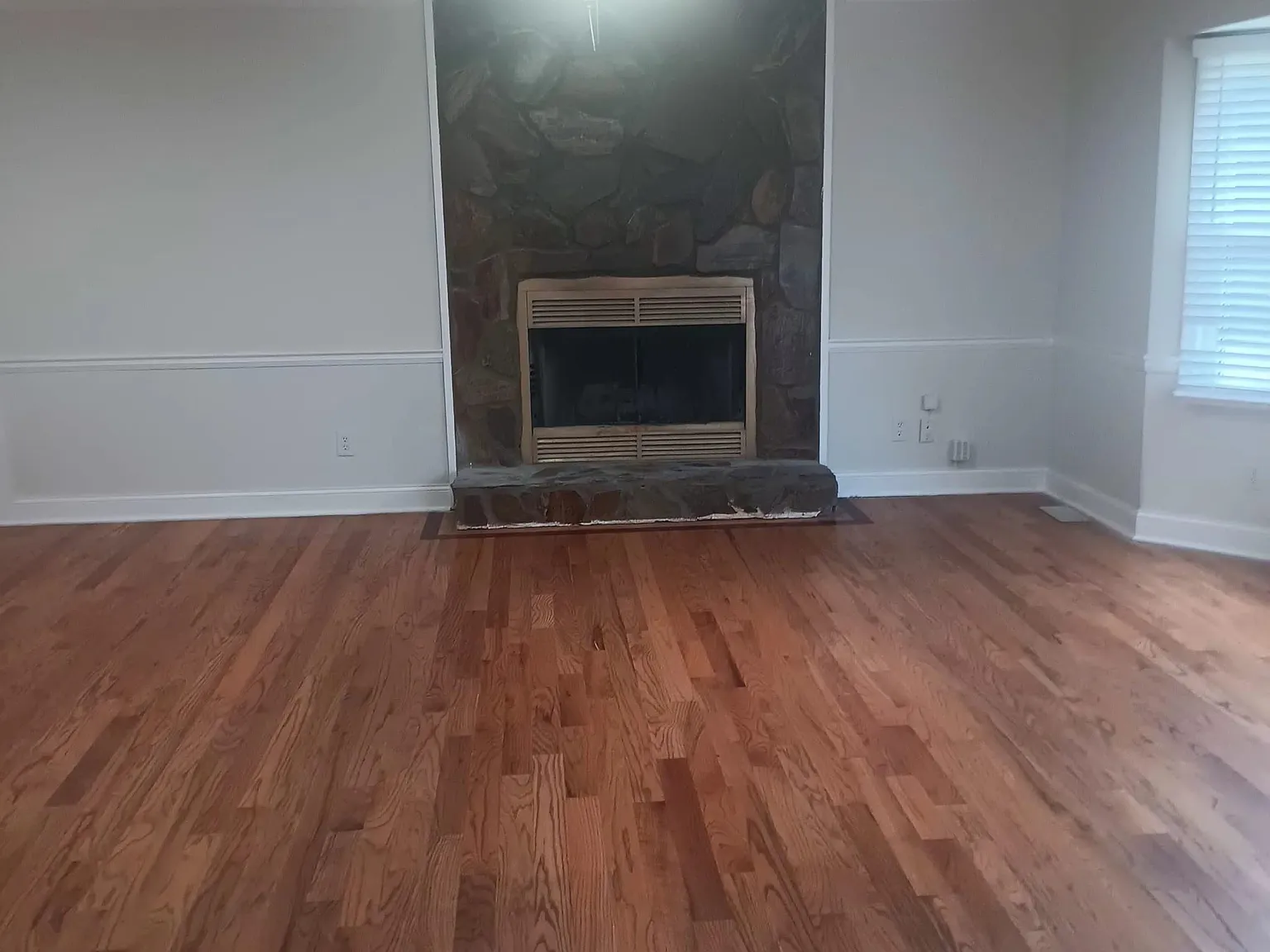 5 bed, 2082 sqft, $2,700 — Photo 4