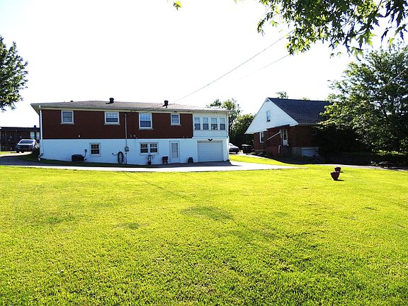 2nd image of 635 Wren Ave