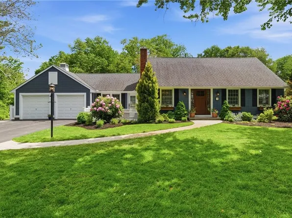 1 Blacksmith Rd, Lincoln, RI 02865