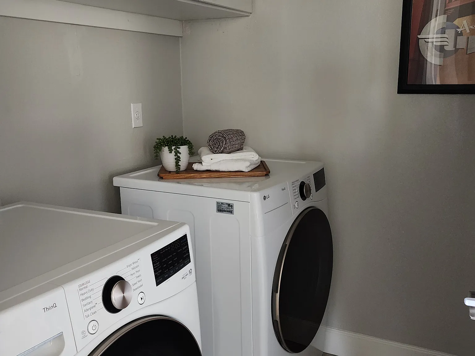 4 bed, 2016 sqft, $4,300 — Photo 1