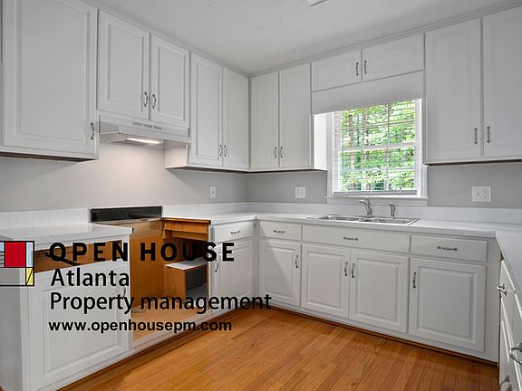 5th image of 3180 Terrace Dr