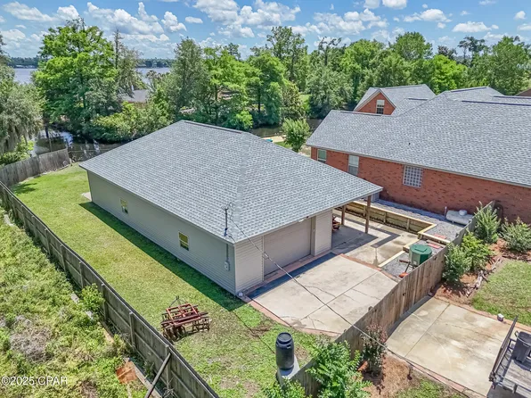 7004 Paul Conrad Dr, Southport, FL 32409