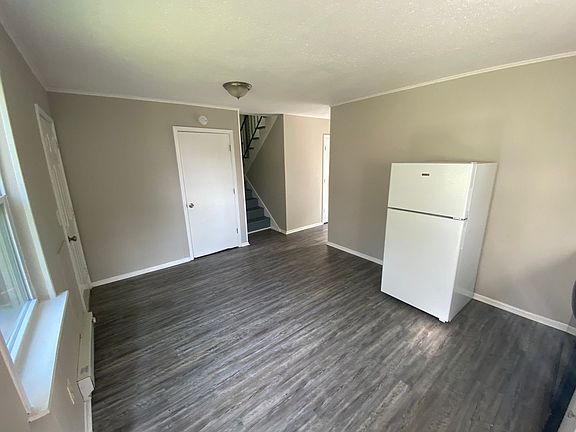 2nd image of 832 Sylvan Dr