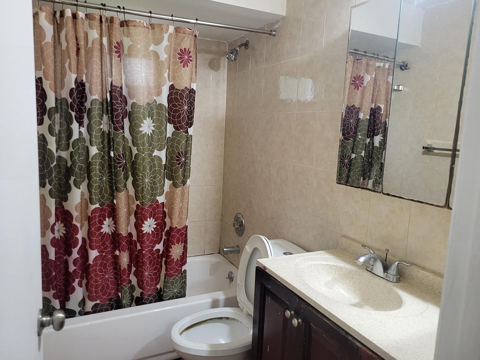2nd image of 10808 N Sassafrass St