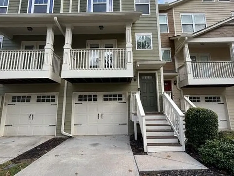 1481 Liberty Pkwy NW — Photo 1
