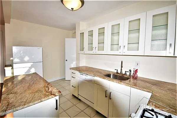 Rented by Ideal Properties Group | media 30