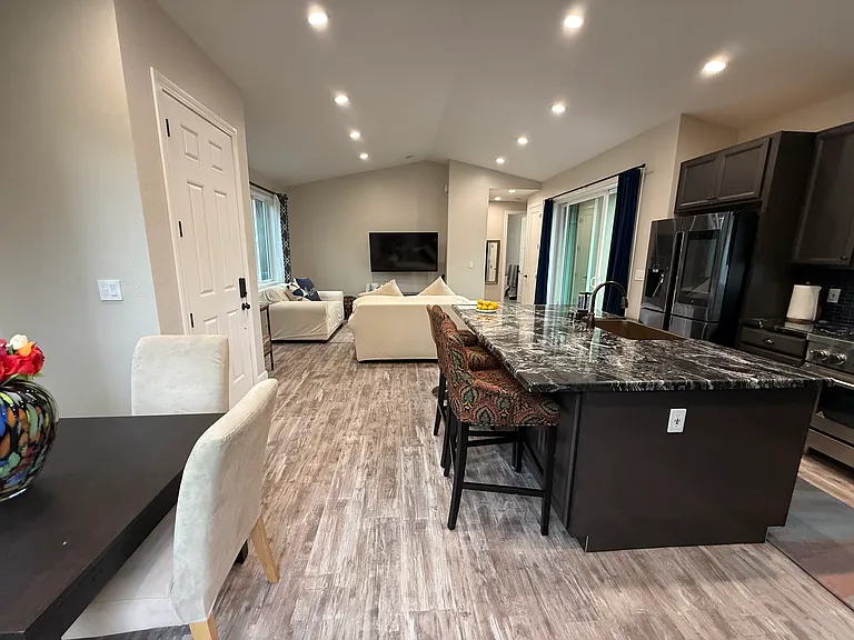 1598 Valota Rd — Photo 40