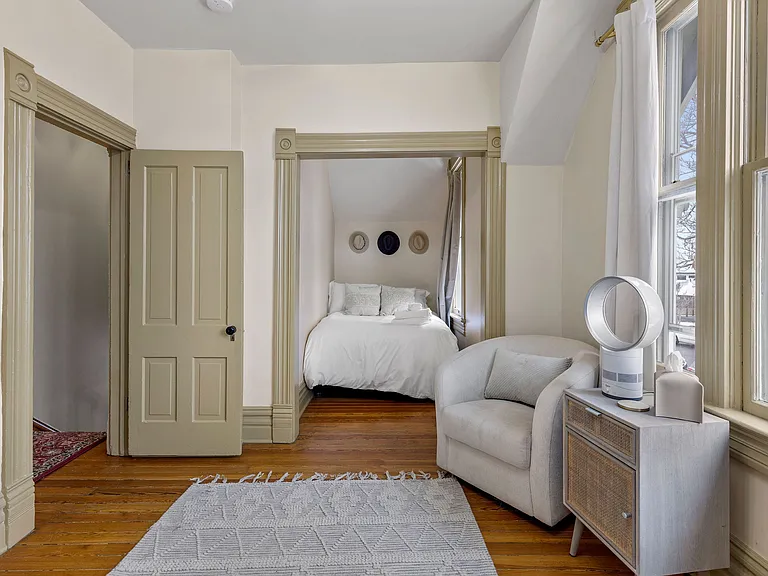 Bedroom 2 (Full Bed)