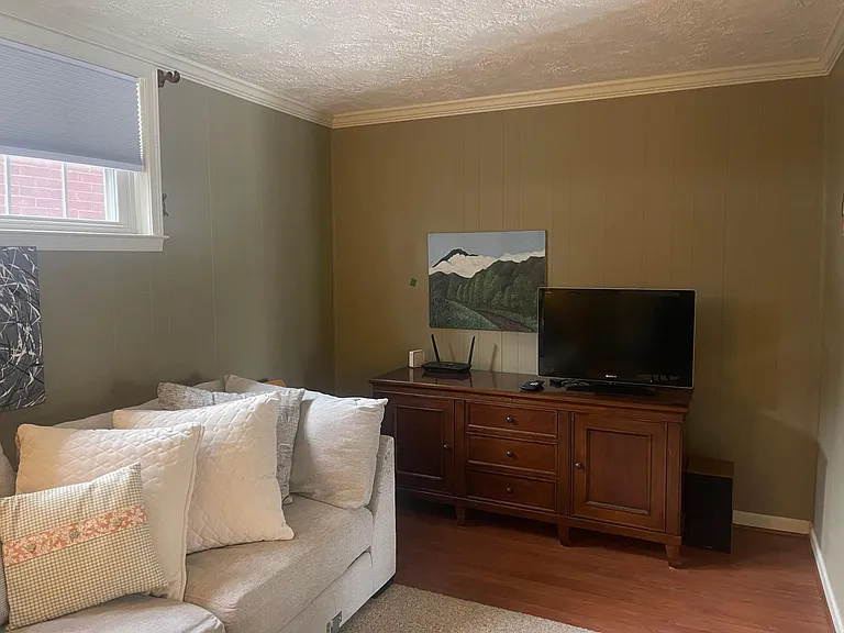 725 Ridgewood Rd — Photo 5