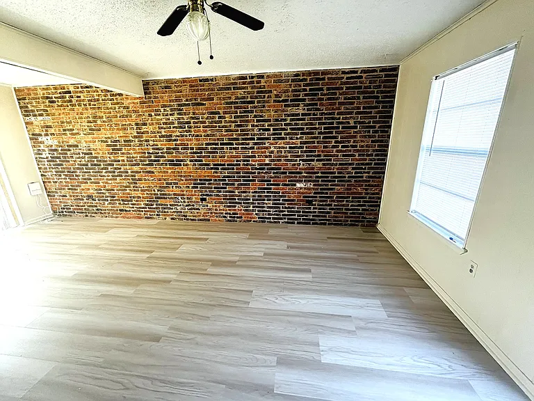 402 S 2nd St #B — Photo 3