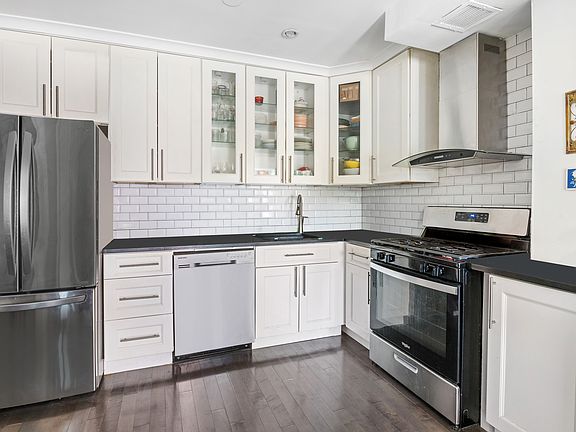 3rd image of 1240 Bedford Ave APT 3A