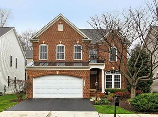 8422 Amanda Pl, Vienna, VA 22180