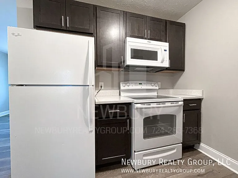 36 Sunbury Est — Photo 12