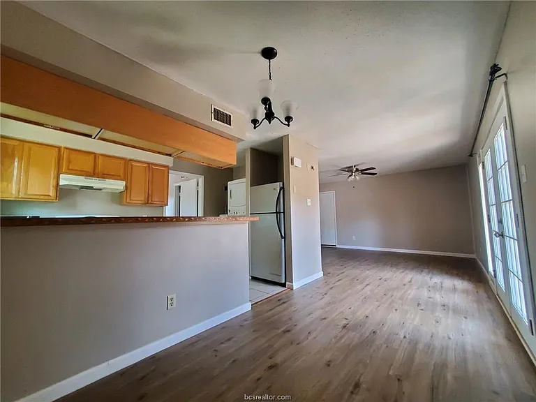1020 Autumn Cir #A — Photo 4