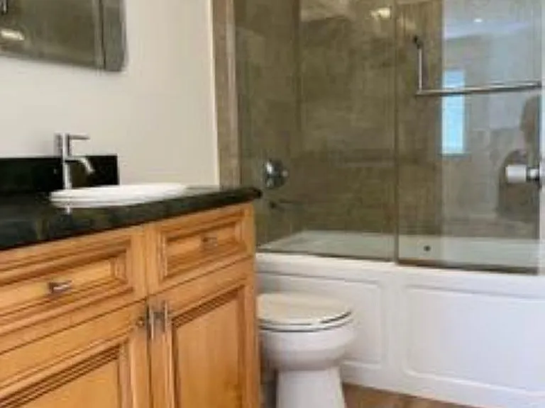 lg bed ensuite