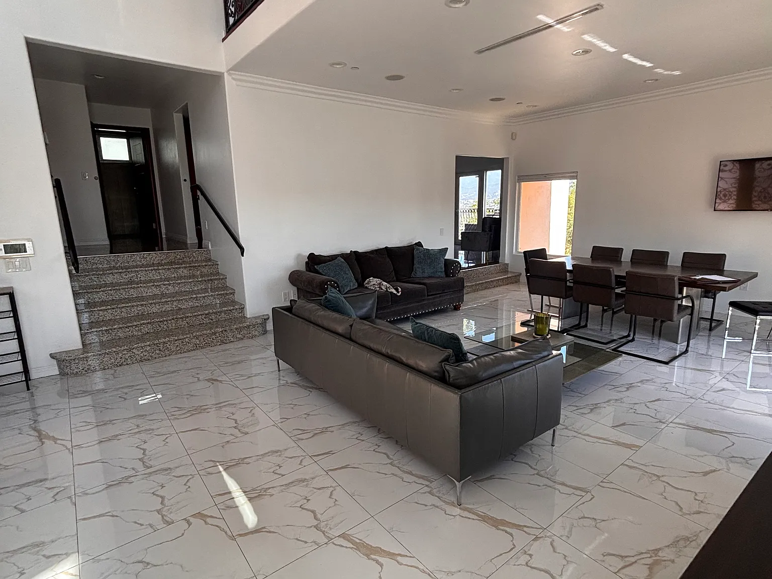 4 bed, 3227 sqft, $12,500 — Photo 3