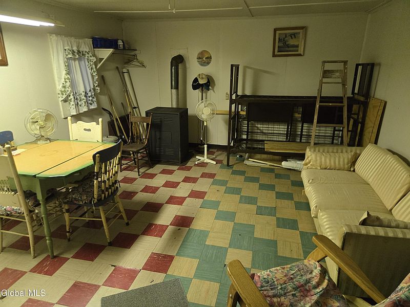 4th image of 243 Troutbrook Road