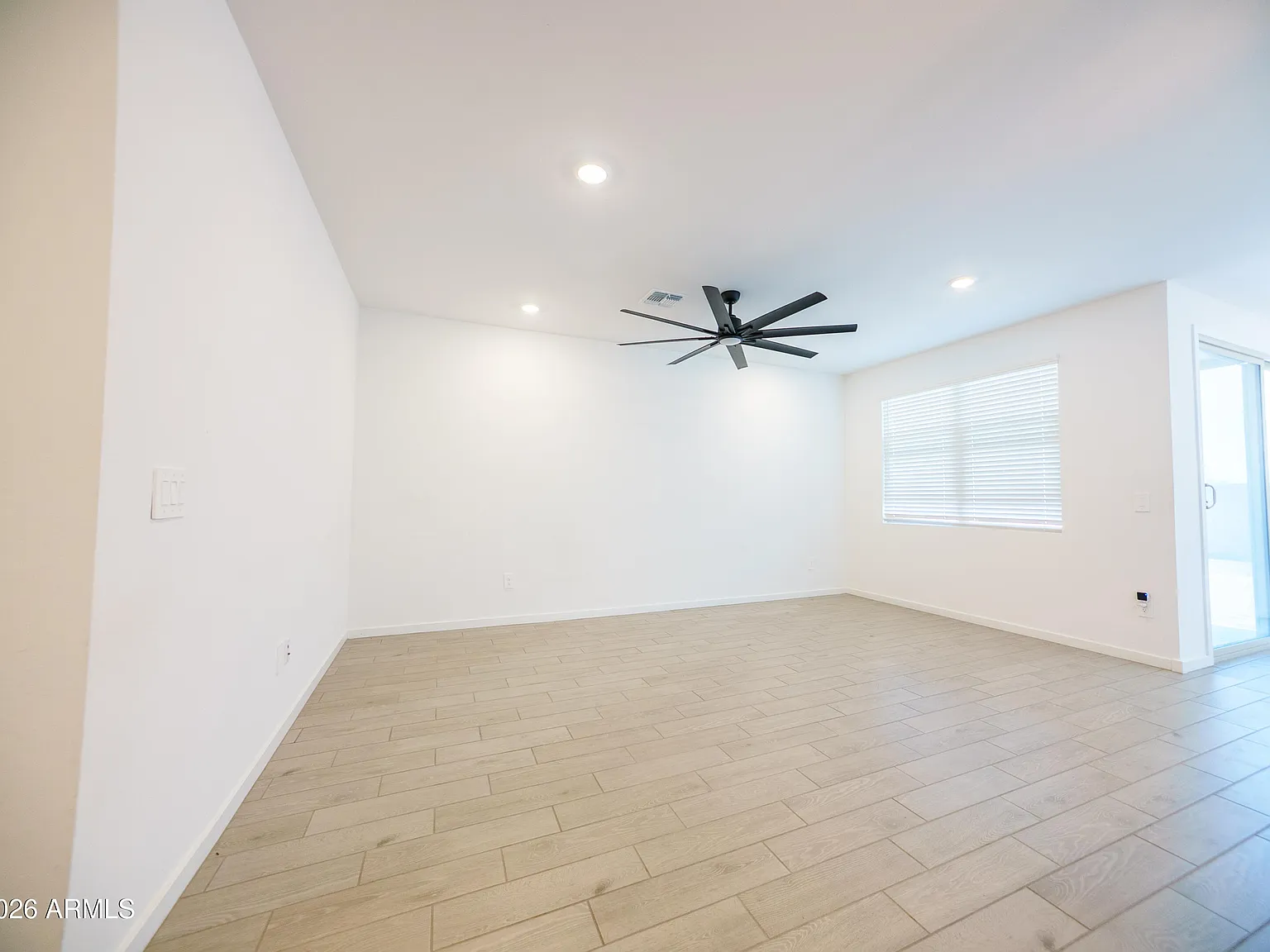 4 bed, 2.0 bath, 1807 sqft, $2,400 — Photo 3