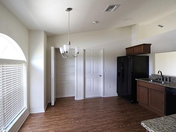 2nd image of 220 Highland Meadows Ct