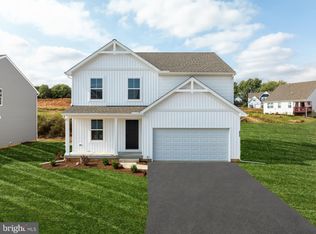 311 Boxwood Dr, Windsor, PA 17366