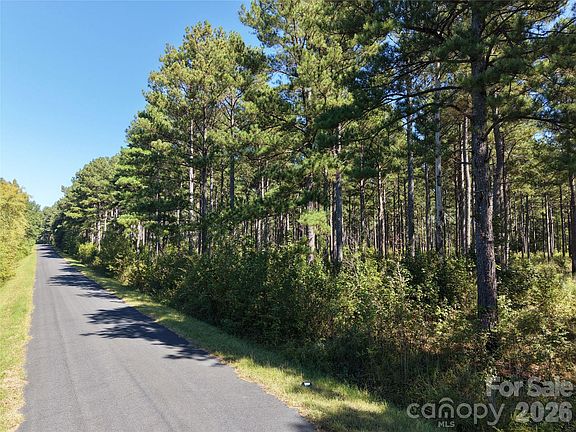 5th image of 393 Red Hill Rd