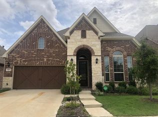 807 Red Maple Rd, Euless, TX 76039