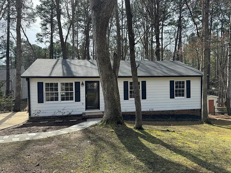 205 Honeysuckle Ln — Photo 8
