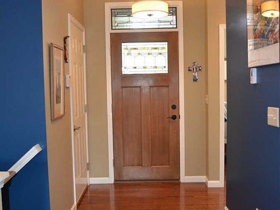5th image of 2951 Wildrose St E