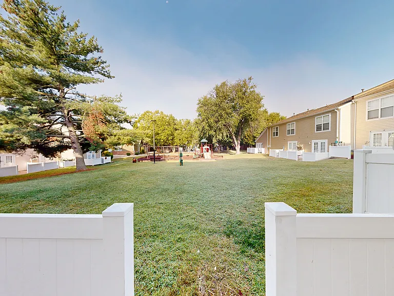 Gayton Pointe Townhomes — Photo 83