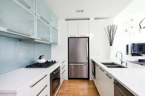 Rented by MNS | media 2