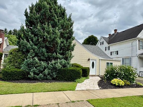 3rd image of 18 Hertzel St #8