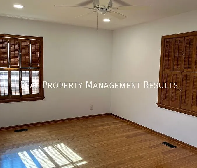 603 W Water St — Photo 11