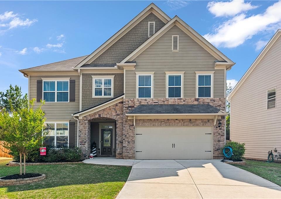 1st image of 205 Orchard Trl