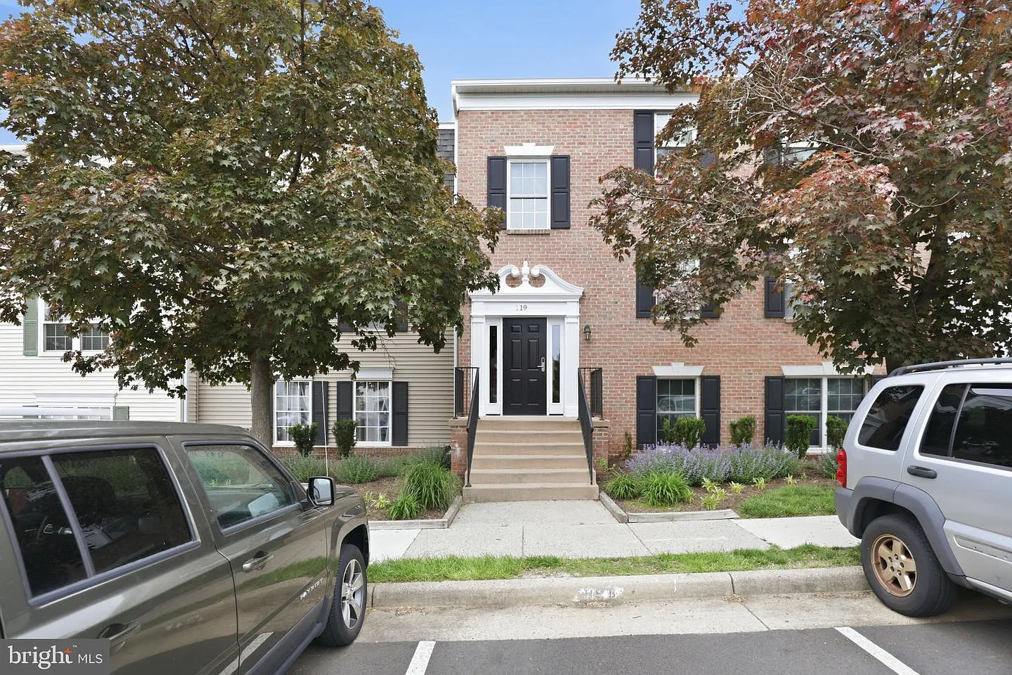 2 bed, 2.0 bath, 946 sqft, $2,100 — Photo 1