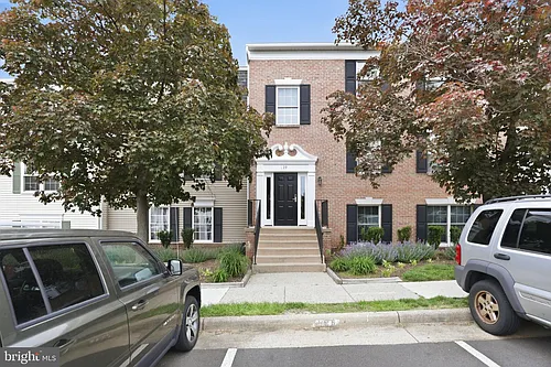 119 Fort Evans Rd SE #B Photo 1